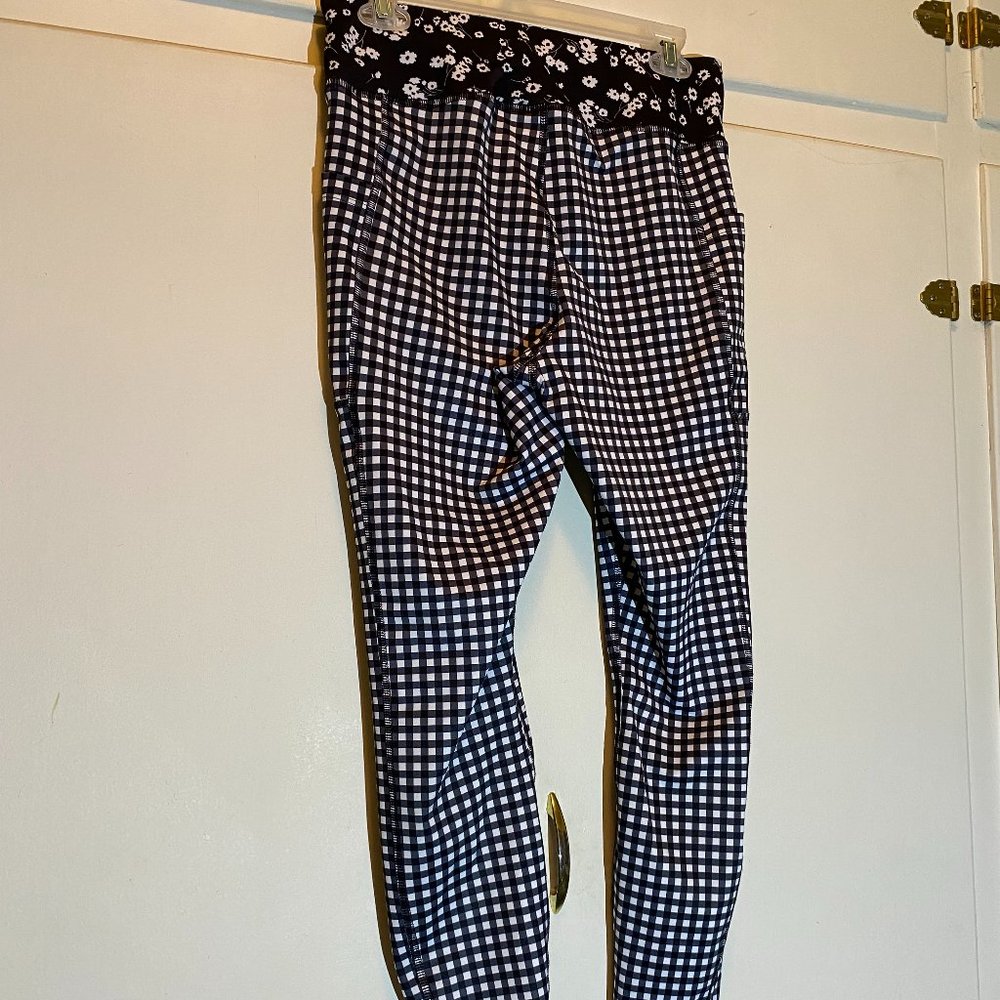 Checked Black & White Two Piece Athletic Works ActiveWear - Picture 6 of 15